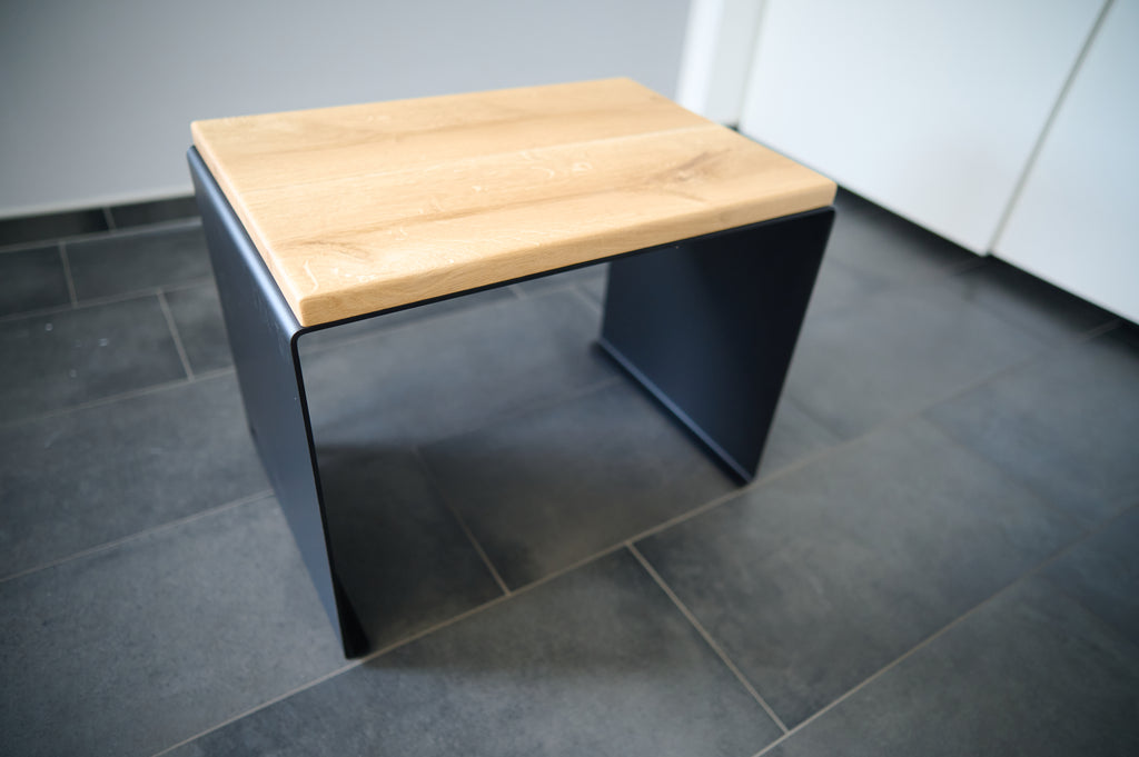 Kernform Fjell – Tisch aus Eiche & Aluminium