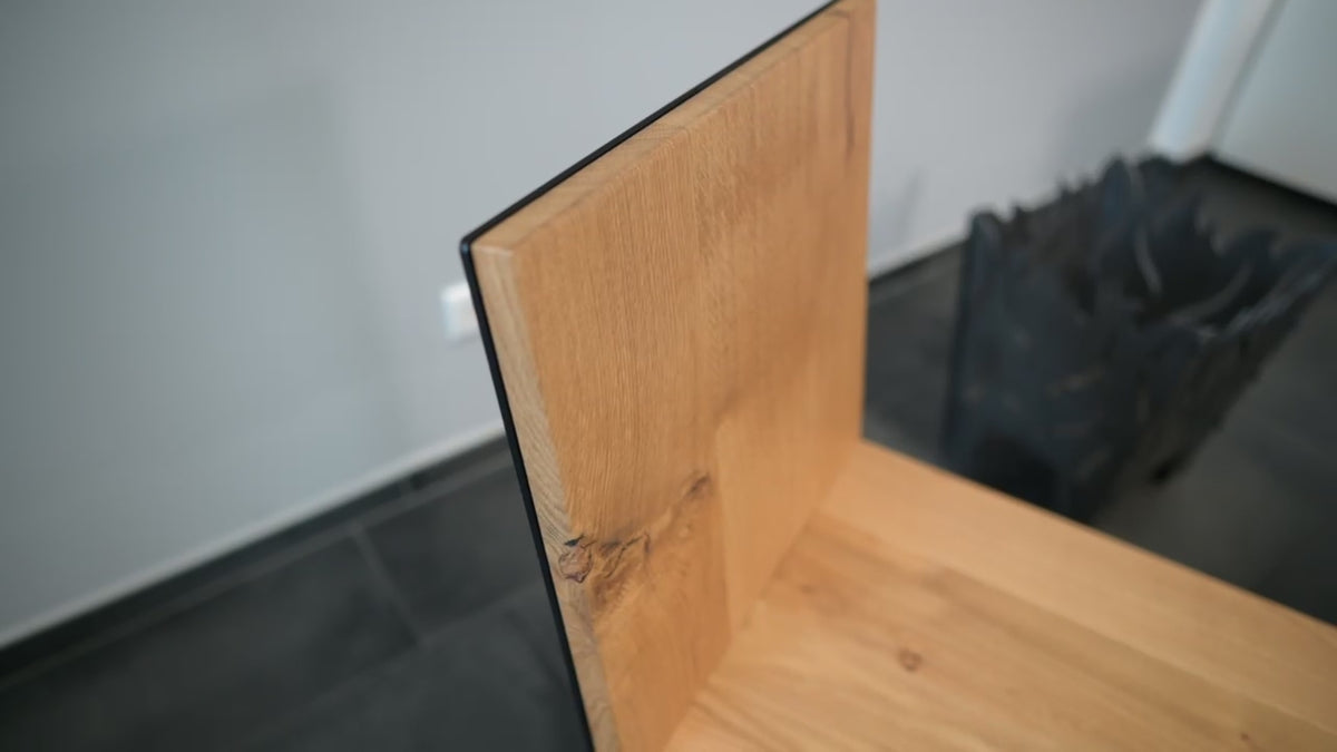 Kernform Slate – Stuhl aus Eiche & Aluminium